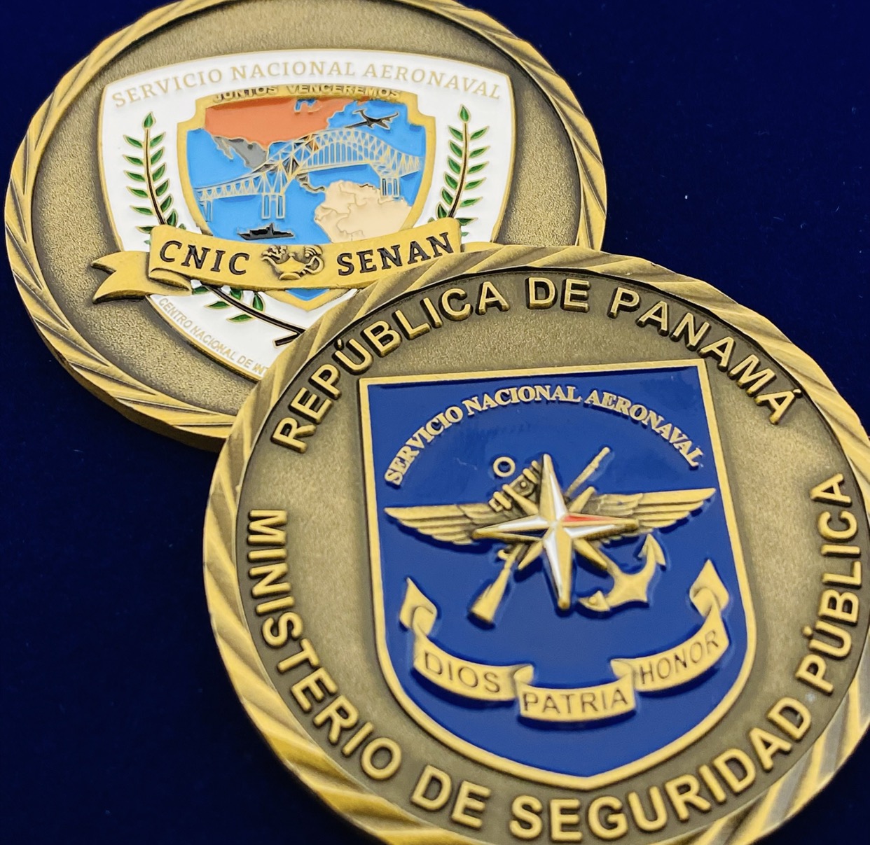 Moneda corporativa personalizada con logo en relieve 3D