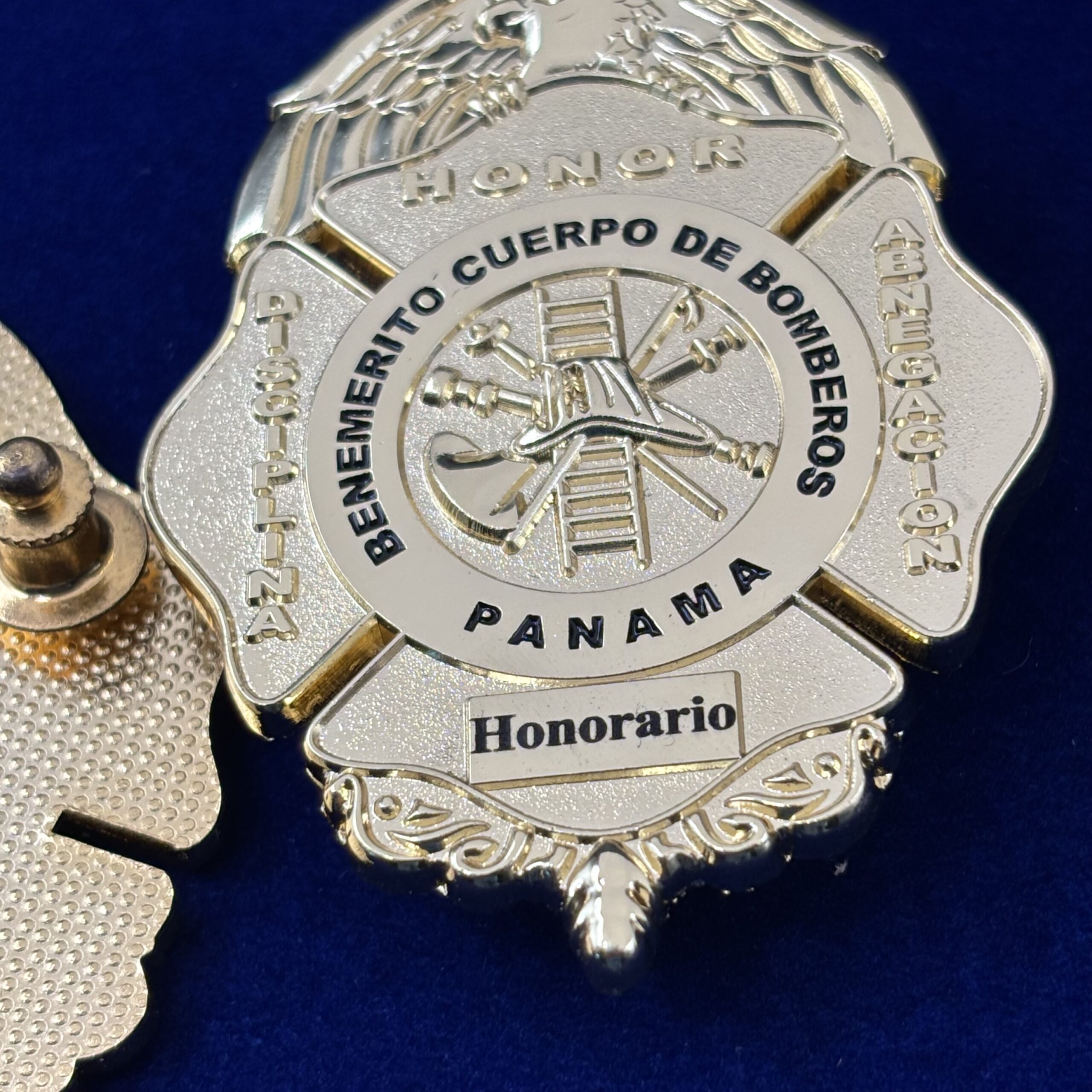 placas de seguridad personalizadas con diseño institucional premium