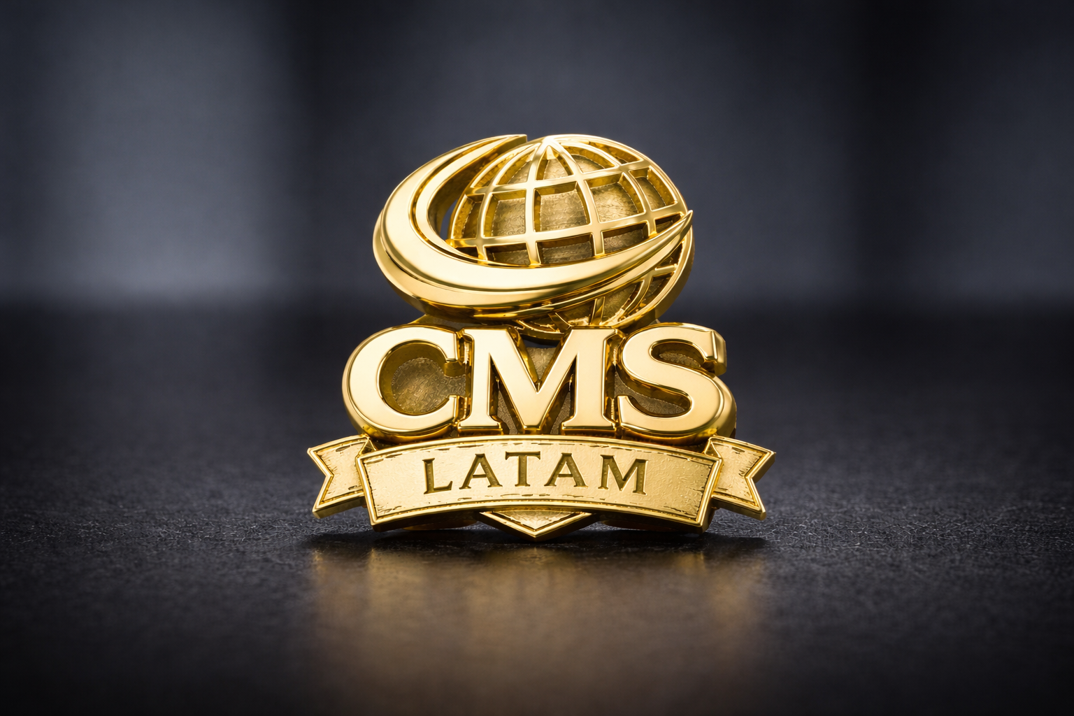 Pin corporativo dorado de alta calidad en el Blog CMS Latam