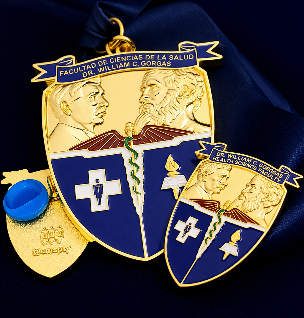 Pines de graduación en Panamá y medallas de graduación en lote