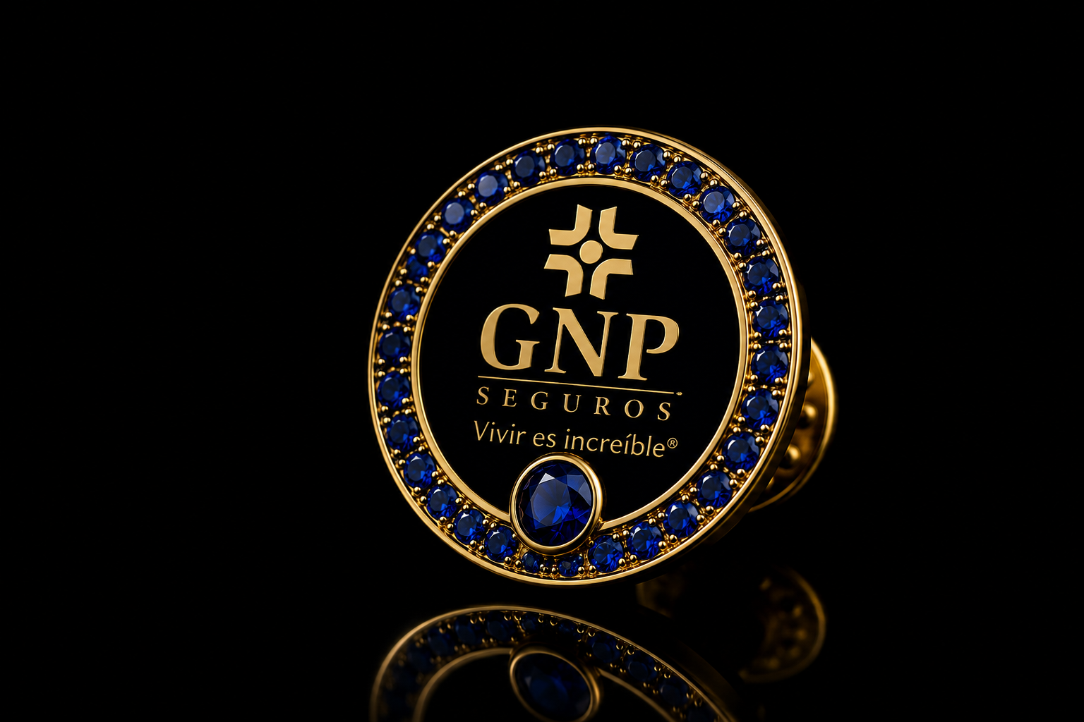 Pin personalizado con acabado zafiro sobre fondo negro