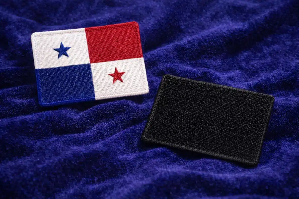 Parches bordados personalizados para uniformes fabricados por CMS Latam