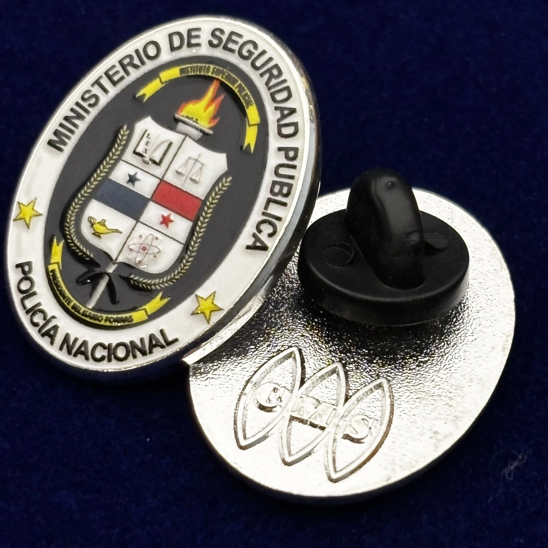 Pin promocional a color con impresión detallada